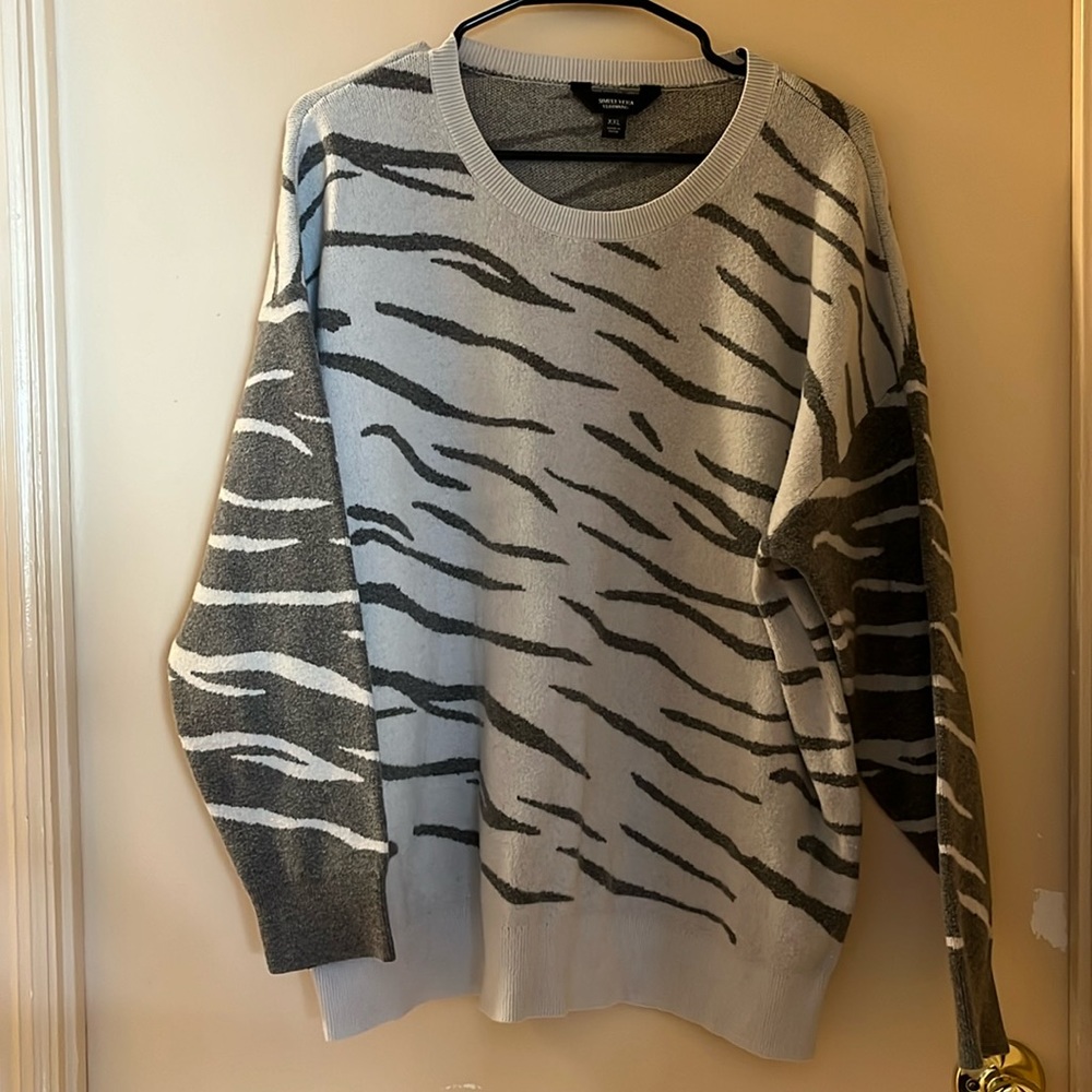 XXL Simply Vera White & Grey Zebra Print Sweater
